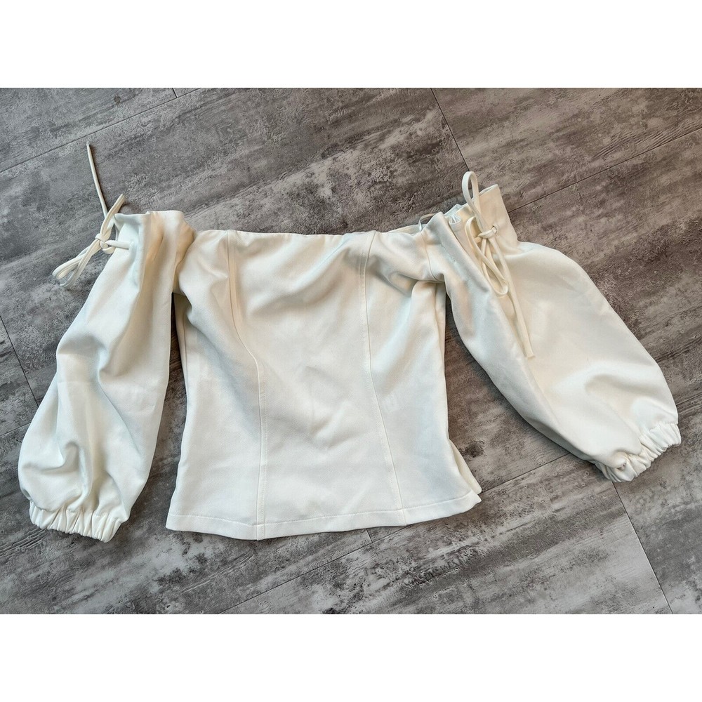 Topshop White Top Cold Shoulder and Baloon Sleeve size 4
